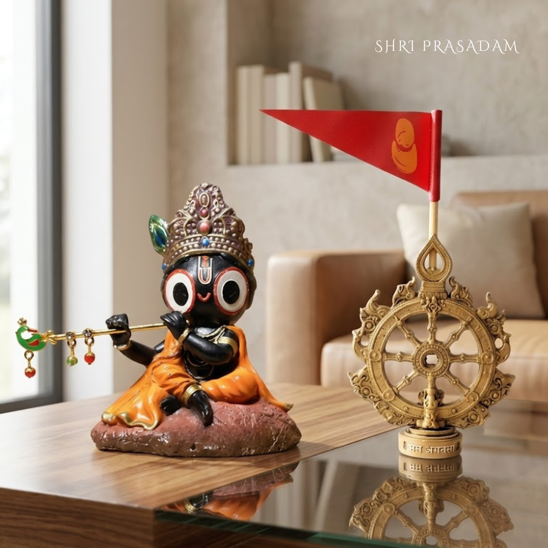 Sitting Lord Jagannath Idol & Mahachakra with Patitapabana Flag